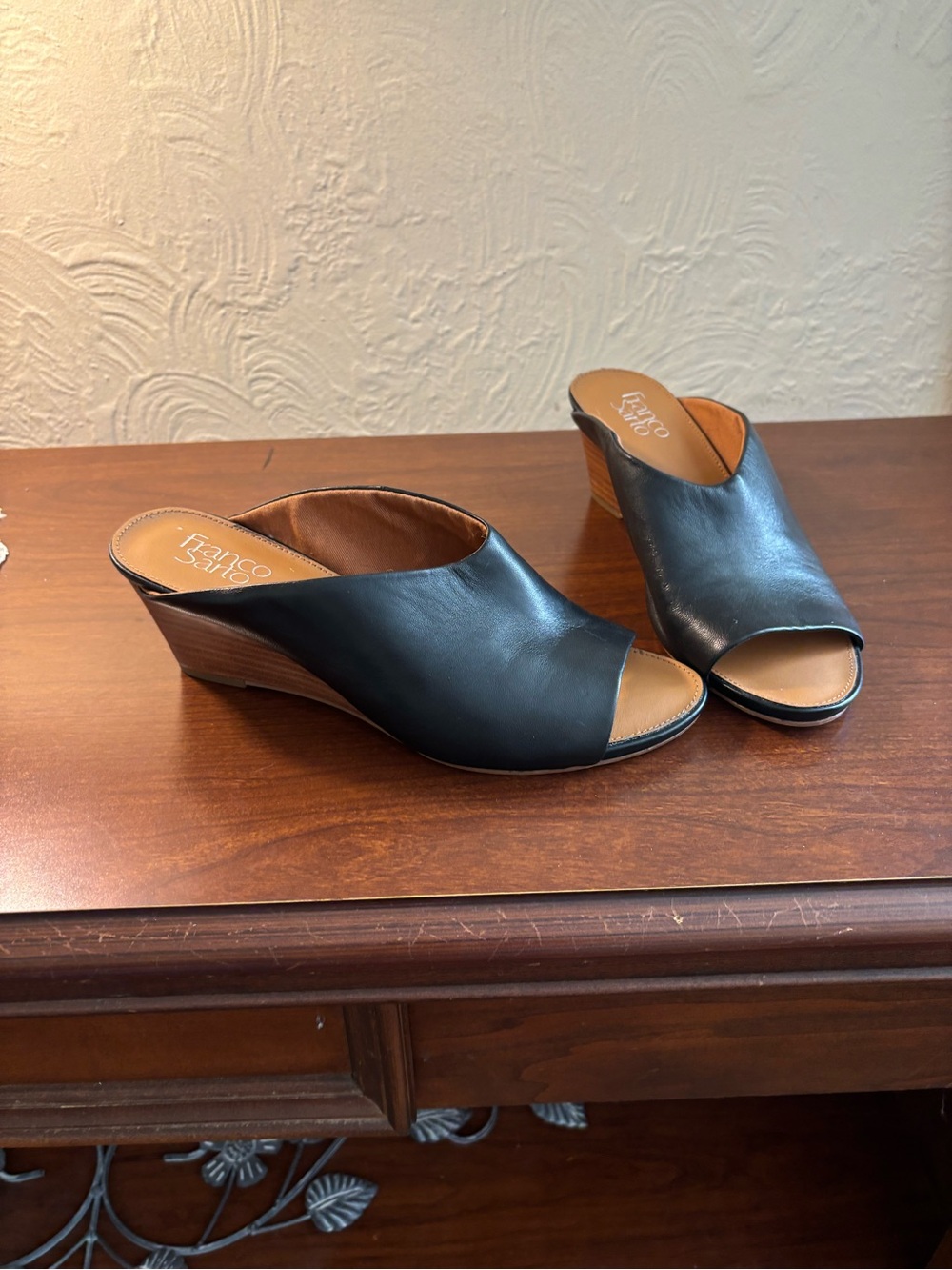 Euc Franco Sarto mule wedges, size 8